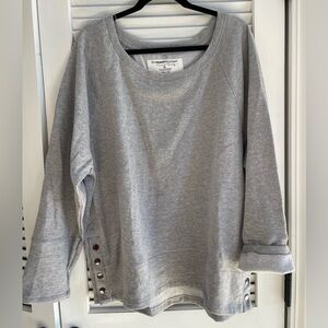 Gorgeous, oversized, gray sweatshirt